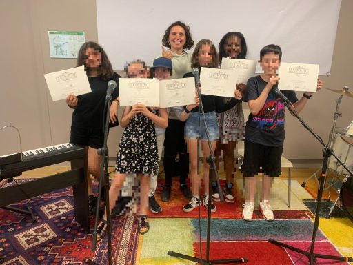 Beim Jahresabschlusskonzert mit einem Kids-Ensemble, das ich 2 Jahre geleitet habe (in Heidelberg)